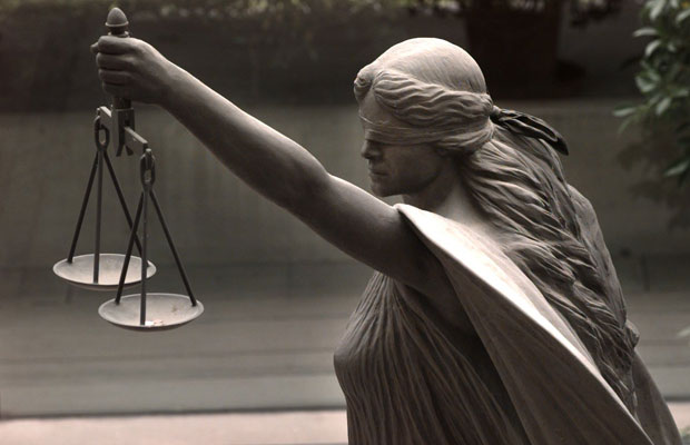 justice-is-blind-statue