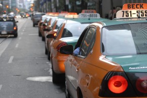 TORONTO OUT Wed 02 Aug06 - taxi cabs with windows open on downtown streets.(HENRY STANCU/TORONTO STAR)